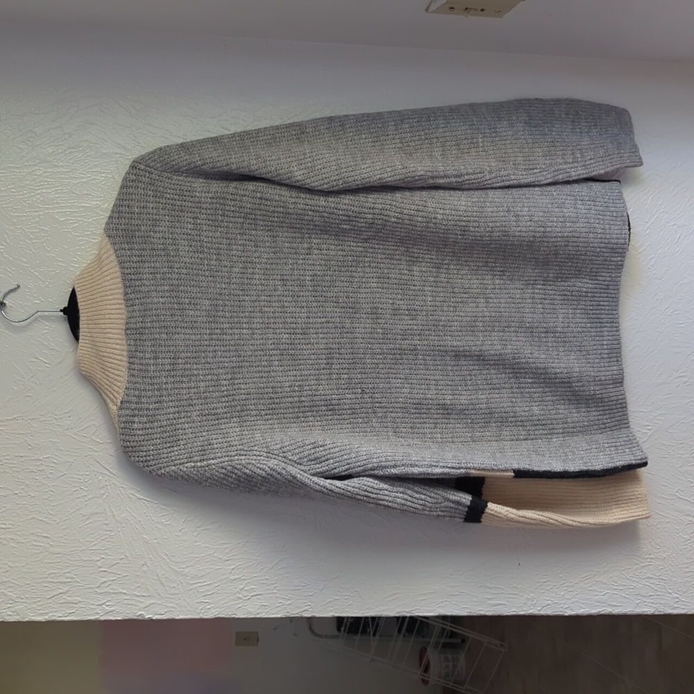 Sweater - Picture 3 of 4